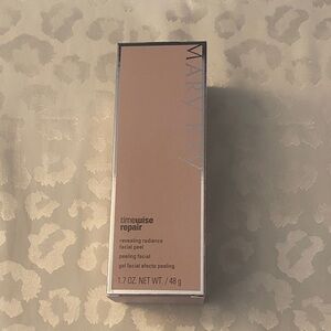 Mary Kay Timewise Repair Facial Peel in Pink Packaging